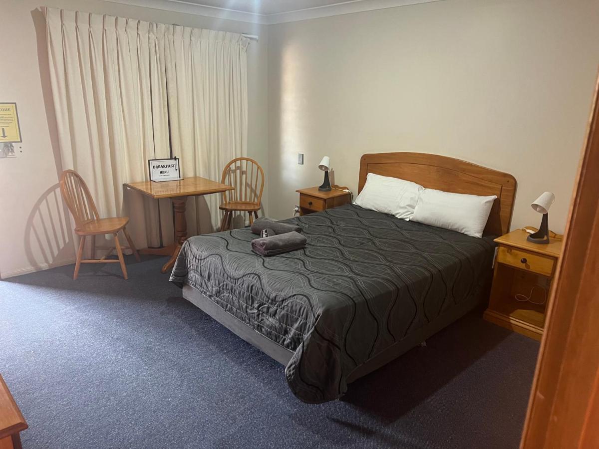Asters On James Motor Inn Toowoomba Exterior foto